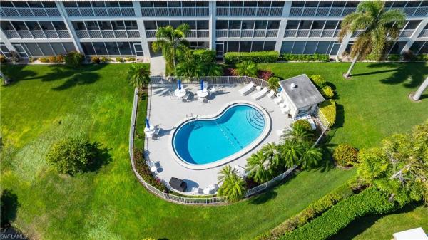 3150 Binnacle Dr #2F, Naples, Florida 34103, image 1