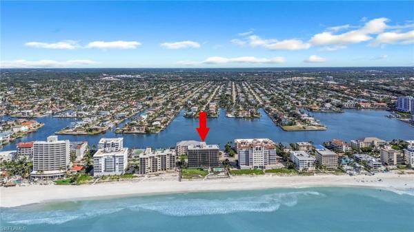 Casa Grande At Vanderbilt Beach, 9653 Gulf Shore Dr #402, Naples, Florida 34108, image 2