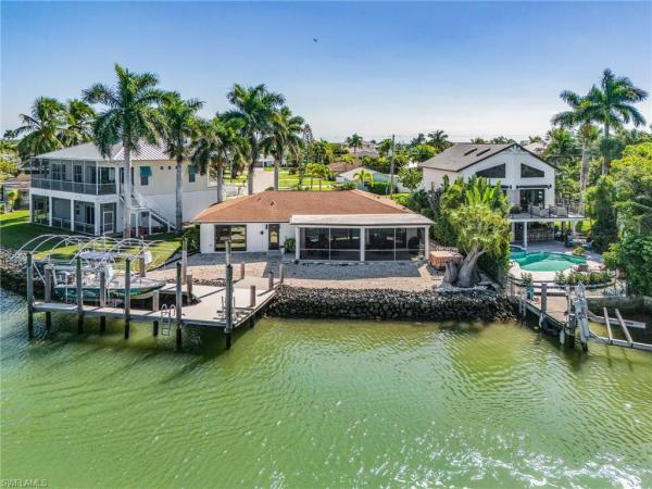 Isles Of Capri, 121 Jamaica Dr, Naples, Florida 34113, image 2