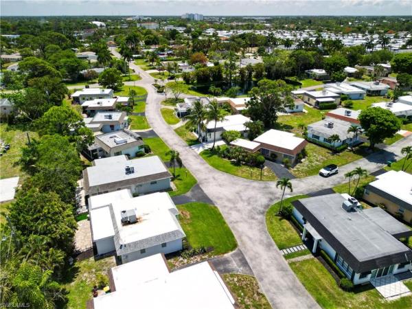 Royal Park Villas, 9 Knights Bridge Rd #30, Naples, Florida 34112, image 2