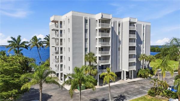 Palm Beach Landings, 2875 Palm Beach Blvd #202, Fort Myers, Florida 33916, image 1