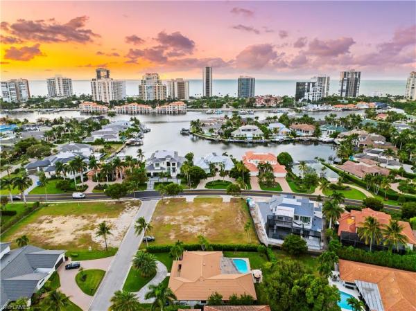 Park Shore, 517 Parkwood Ln, Naples, Florida 34103, image 1