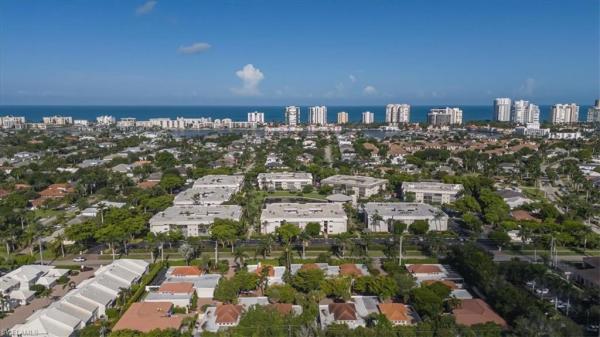 Mews Of Naples At Park Shore, 3722 Rachel Ln, Naples, Florida 34103, image 2