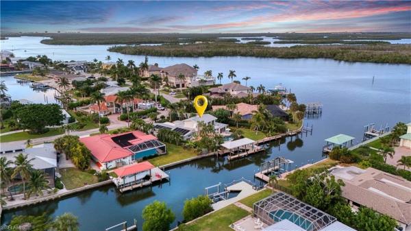 Glenview, 490 Randy Ln, Fort Myers Beach, Florida 33931, image 2