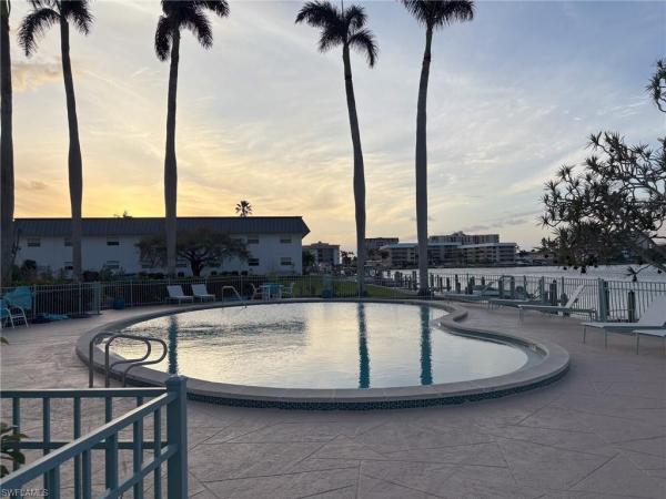 383 Harbour Dr #207, Naples, Florida 34103, image 1