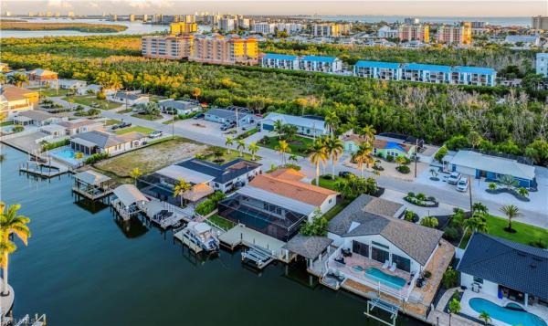 Fairview Isles, 25 Fairview Blvd, Fort Myers Beach, Florida 33931, image 2