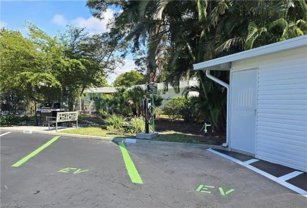 Royal Arms, 1747 Sandpiper St #B, Naples, Florida 34112, image 1