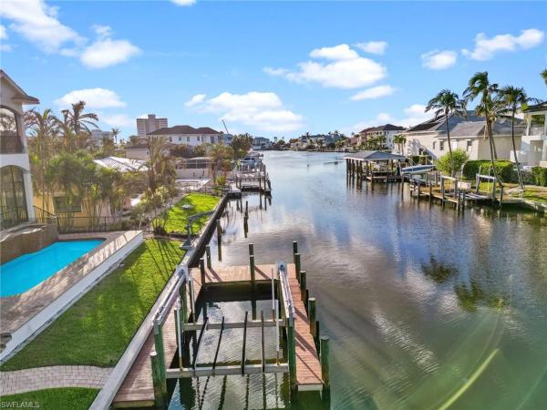 Conners At Vanderbilt Beach, 405 Trade Winds Ave, Naples, Florida 34108, image 1