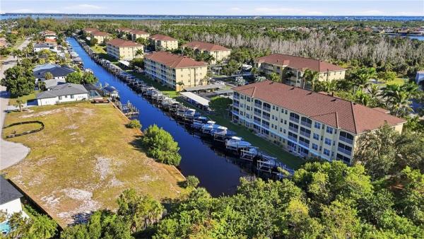 Island Cove Of Cape Coral, 1781 Four Mile Cove Pkwy #123, Cape Coral, Florida 33990, image 3