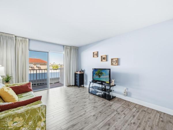 3000 Gulf Shore Blvd N #202, Naples, Florida 34103, image 1