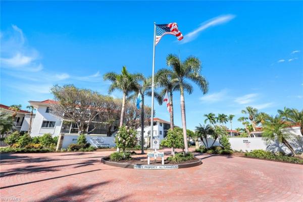 Indies West, 2211 N Gulf Shore Blvd #C4, Naples, Florida 34102, image 2