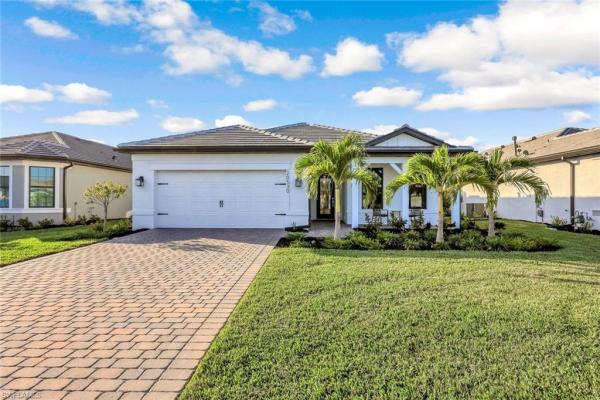 20530 Pebble Glen Dr, Estero, Florida 33928, image 2
