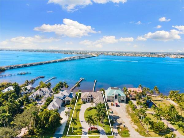 12484 Riverside Dr, Fort Myers, Florida 33919, image 1