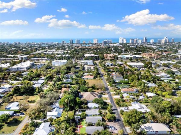 Bad Axe, 1086 Michigan Ave, Naples, Florida 34103, image 1