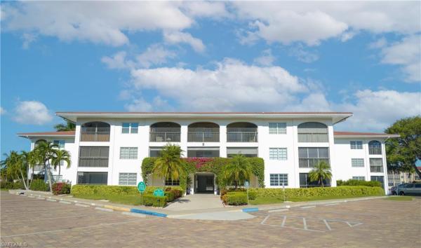 5 High Point Cir W #301, Naples, Florida 34103, image 1