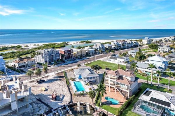 Laguna Shores, 100 Tarpon Rd, Fort Myers Beach, Florida 33931, image 2