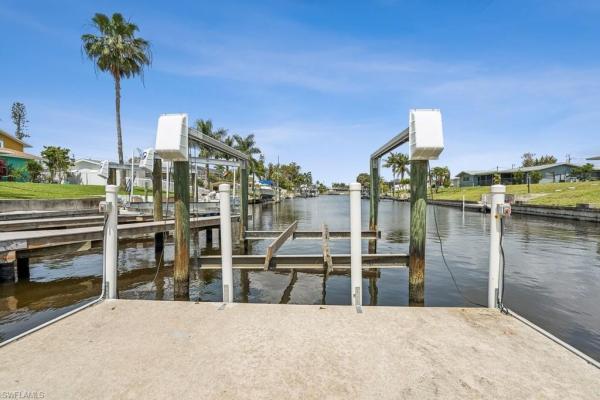 Cape Coral, 1627 29th Ter, Cape Coral, Florida 33904, image 1