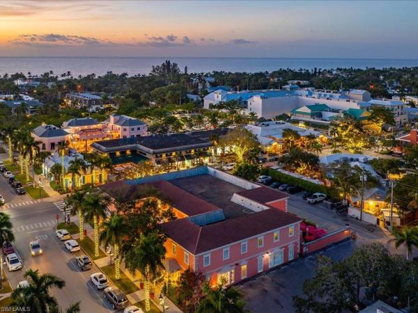 Pettit Square At Olde Naples, 292 S 14th Ave #F, Naples, Florida 34102, image 2
