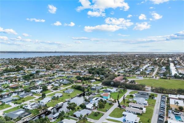 Cape Coral Residential, 1621 29th Ter, Cape Coral, Florida 33904, image 3