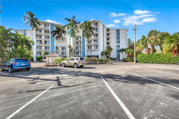 Del Mar Club, 1300 Gulf Shore Blvd N #407, Naples, Florida 34102, image 2