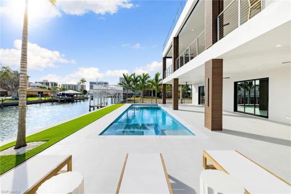 Conners At Vanderbilt Beach, 256 Trade Winds Ave, Naples, Florida 34108, image 3