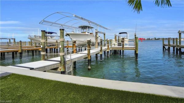 Island Shores, 441 Estero Blvd, Fort Myers Beach, Florida 33931, image 2