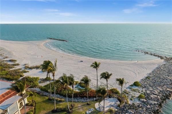 The Moorings, 809 Wedge Dr, Naples, Florida 34103, image 3