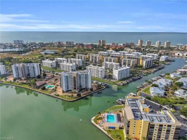 Hibiscus Pointe At Bay Beach, 4431 Bay Beach Ln #554, Fort Myers Beach, Florida 33931, image 2