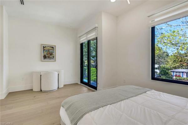 Lake Park, 1150 N 8th Ter, Naples, Florida 34102, image 2