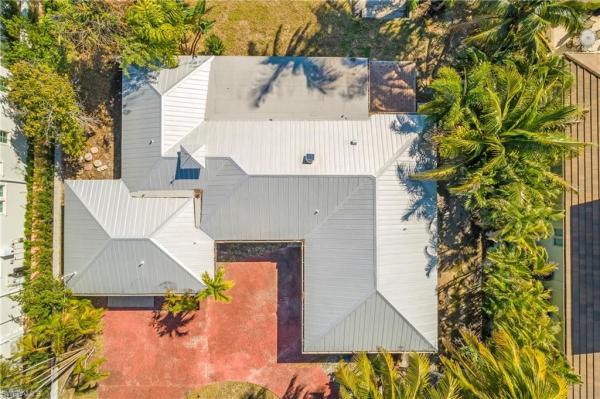 Royal Harbor, 2195 Sheepshead Dr, Naples, Florida 34102, image 2