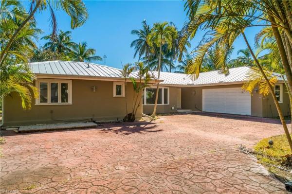 Royal Harbor, 2195 Sheepshead Dr, Naples, Florida 34102, image 1