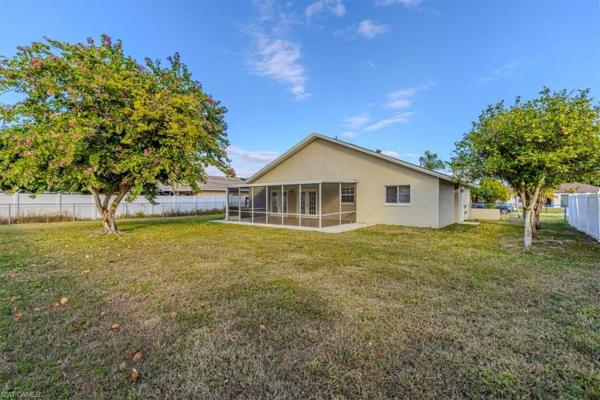 Cape Coral Residential, 620 SE 11th Ave, Cape Coral, Florida 33990, image 2