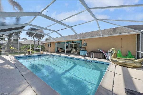  Lochmoor, 4240 Perth Ct, North Fort Myers, Florida 33903, image 1
