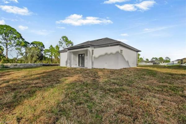 Lehigh Acres, 766 S Bianca Ave, Lehigh Acres, Florida 33974, image 3