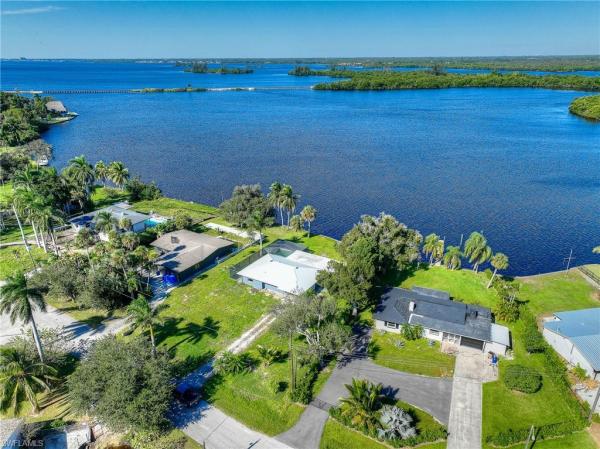 4867 E Riverside Dr #, Fort Myers, Florida 33905, image 1