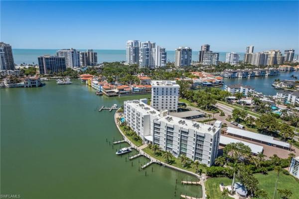 Pelican Point At Park Shore, 300 Park Shore Dr, Naples, Florida 34103, image 2