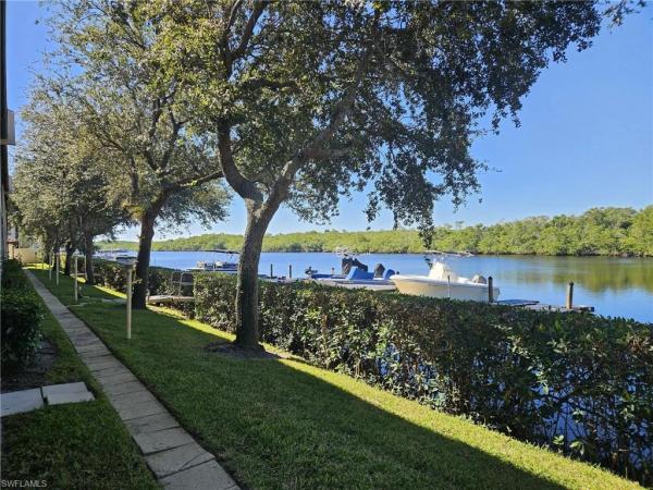 266 Newport Dr #310, Naples, Florida 34114, image 1