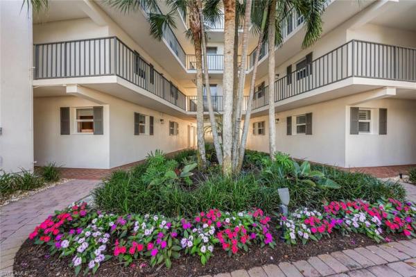 Commodore Club, 222 Harbour Dr #114, Naples, Florida 34103, image 3