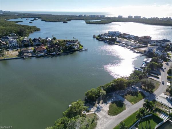 105 Valley Dr, Naples, Florida 34134, image 2