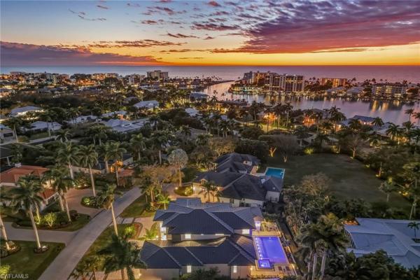 The Moorings, 405 Putter Point Dr, Naples, Florida 34103, image 1