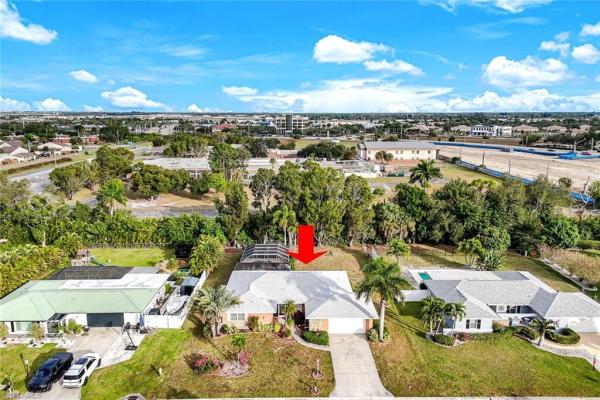Tanglewood, 5203 Selby Dr, Fort Myers, Florida 33919, image 2