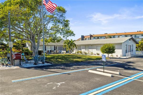 397 Valley Dr, Naples, Florida 34134, image 1