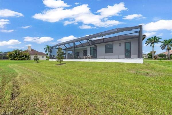 Royal Palm Golf Estates, 18018 Greenwood Dr, Naples, Florida 34114, image 1