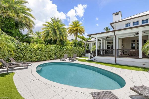 Olde Naples, 163 S 10th Ave, Naples, Florida 34102, image 1