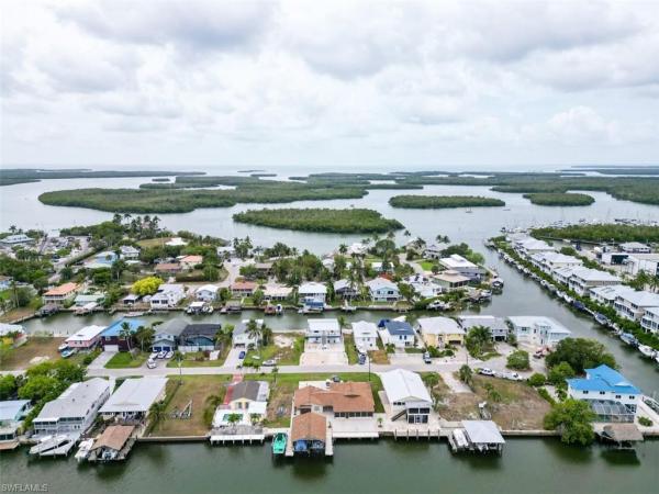 576 Coconut Ave, Goodland, Florida 34140, image 3