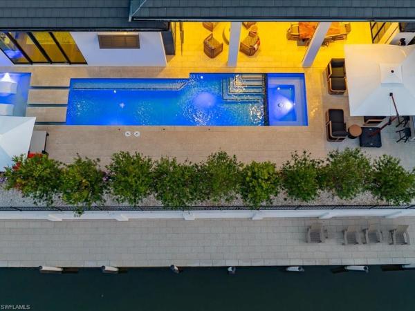 Aqualane Shores, 425 S 15th Ave, Naples, Florida 34102, image 1