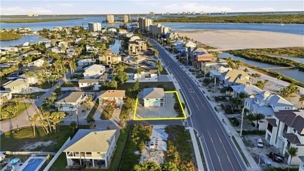 Laguna Shores, 170 Redfish Rd, Fort Myers Beach, Florida 33931, image 2