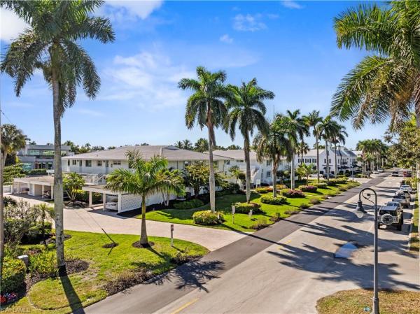 Aqualane Manor At Aqualane Shores, 320 S 14th Ave #320B, Naples, Florida 34102, image 1