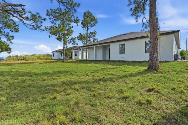 Lehigh Acres, 2930 SW 20th St, Lehigh Acres, Florida 33976, image 2