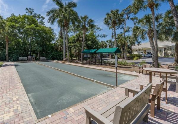 Bear's Paw Villas, 190 Bears Paw Trl, Naples, Florida 34105, image 2